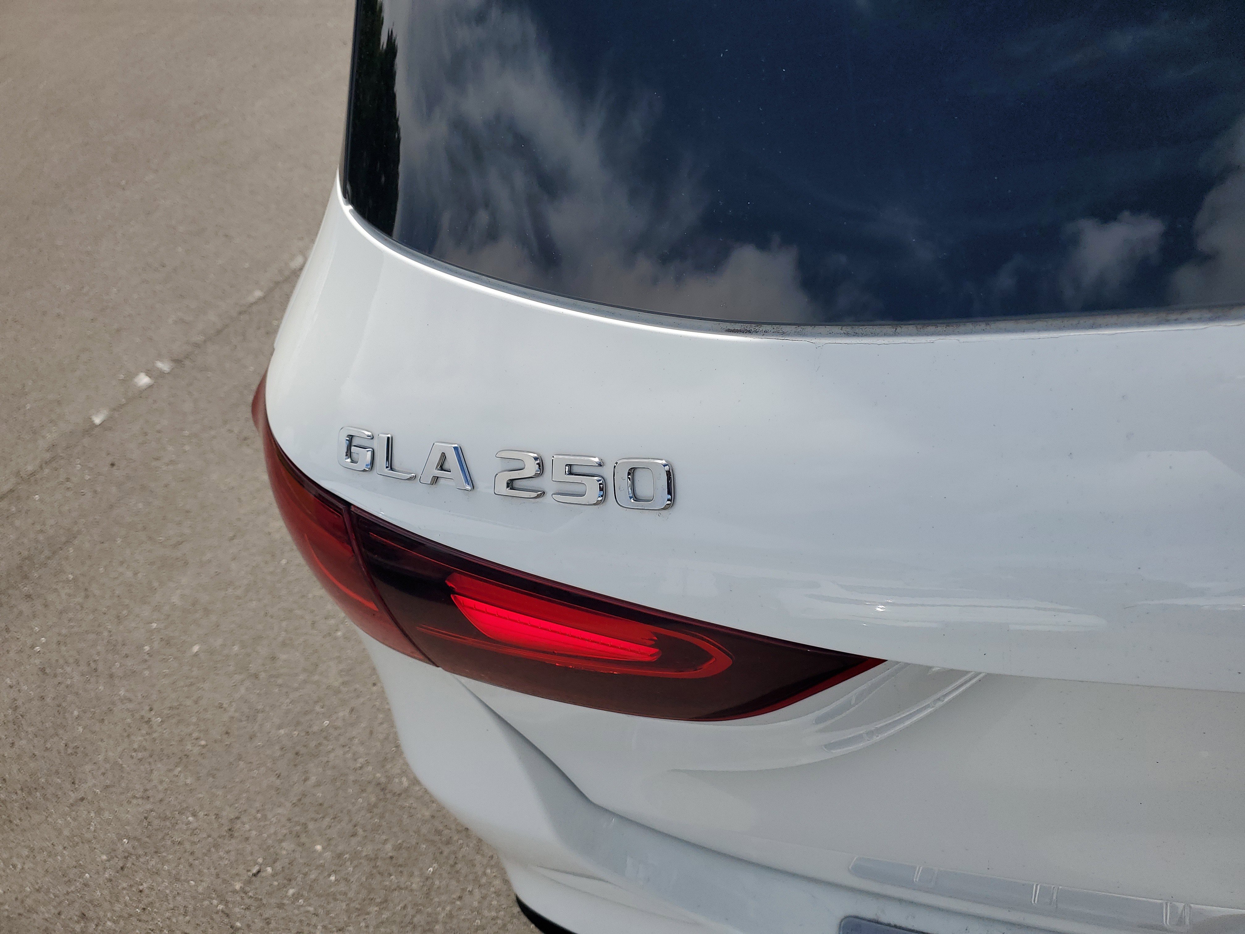 Certified 2025 Mercedes-Benz GLA 250 image 5