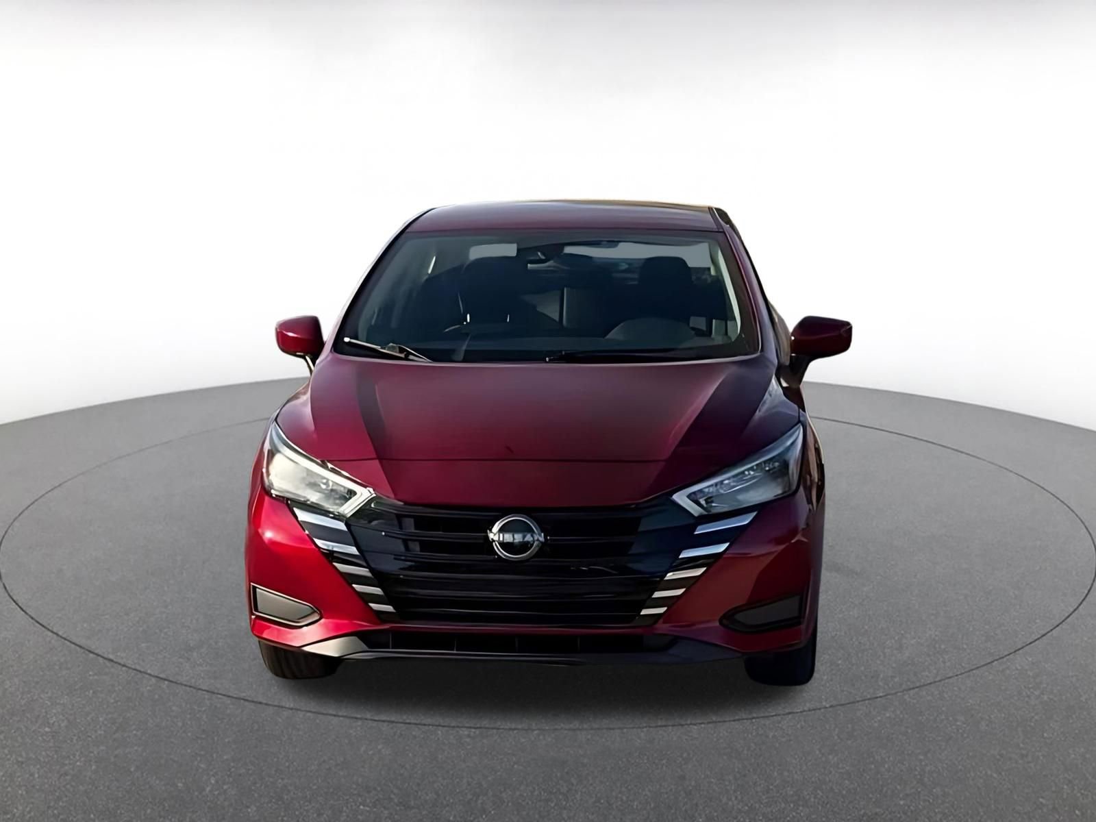 Used 2025 Nissan Versa SV image 4