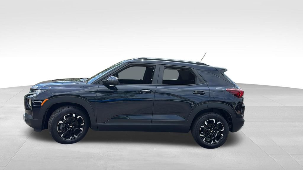 Used 2021 Chevrolet TrailBlazer LT w/ Convenience Package FWD image 4