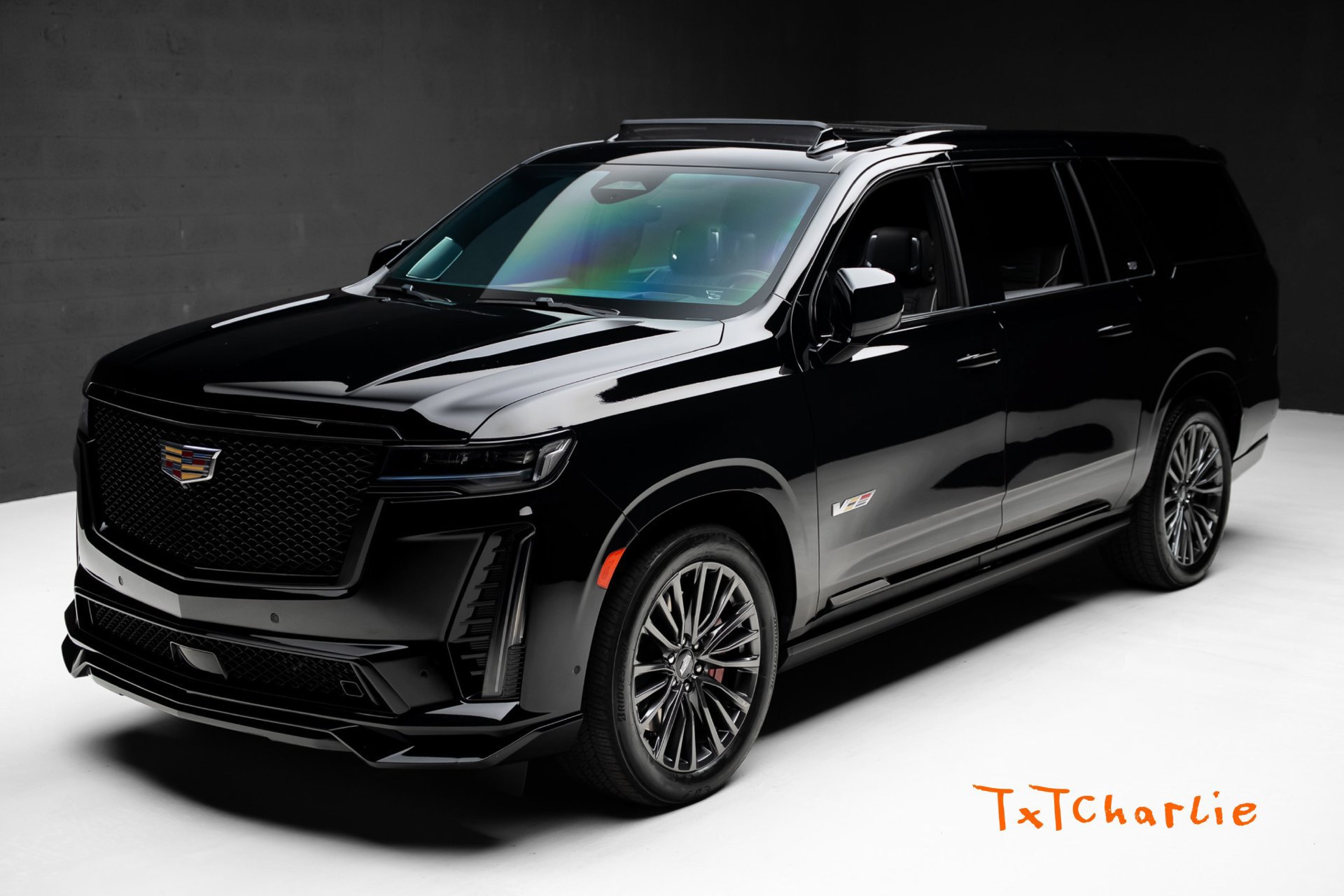 Used 2023 Cadillac Escalade ESV V