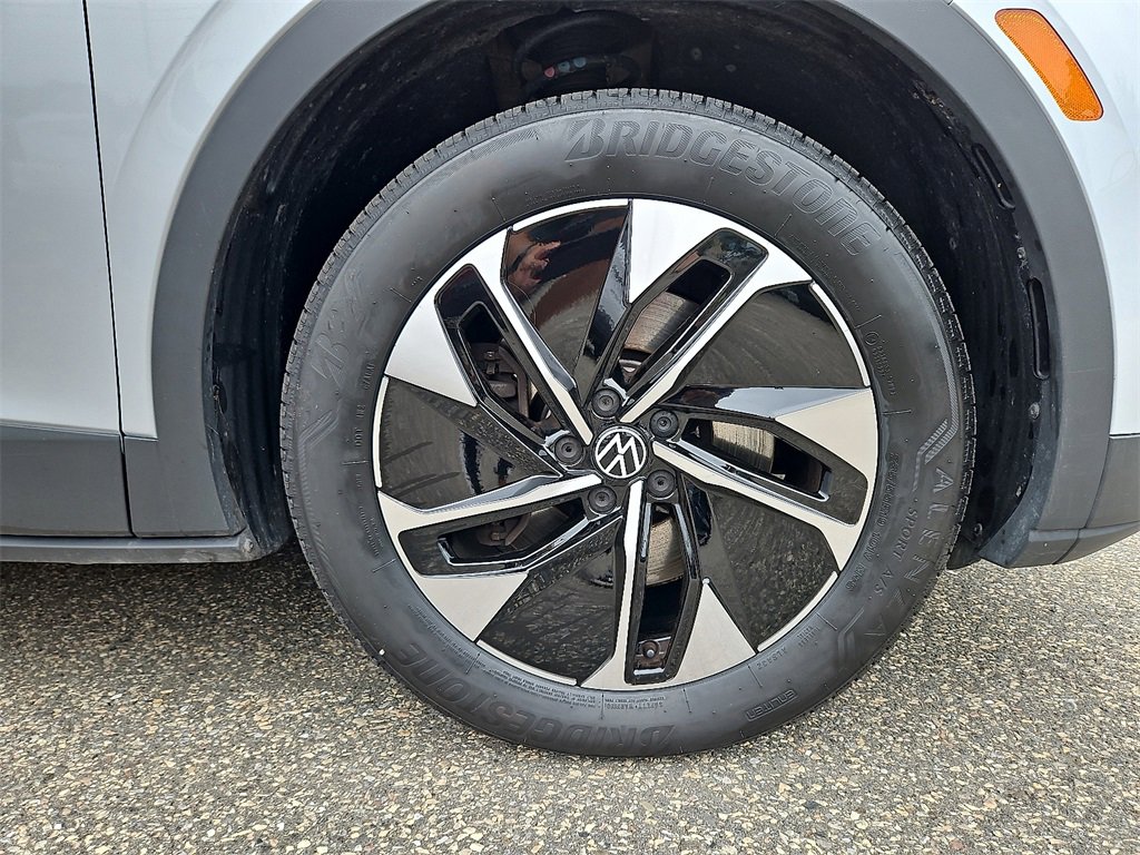 Used 2022 Volkswagen ID.4 Pro image 9