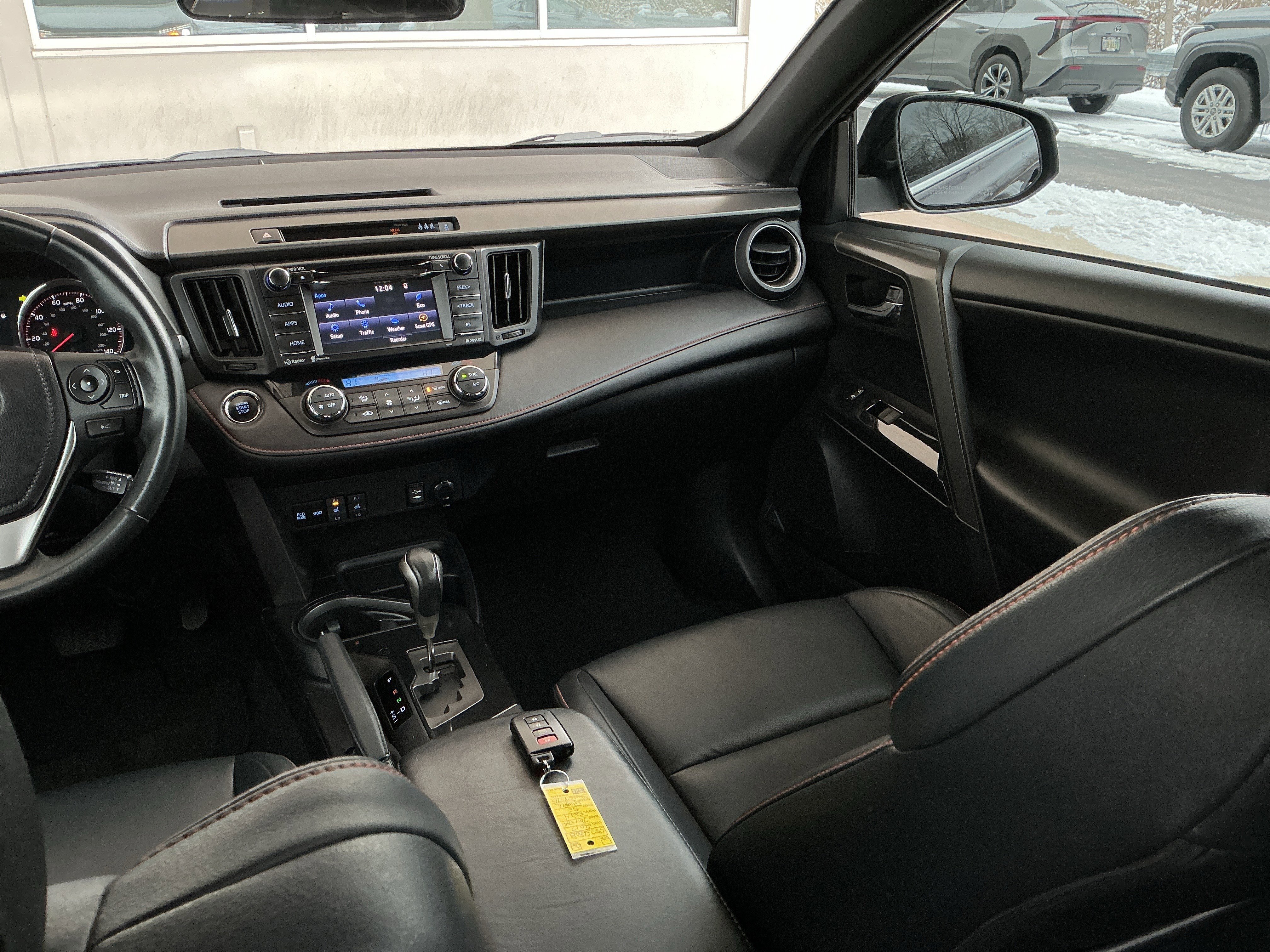 Used 2017 Toyota RAV4 SE image 16