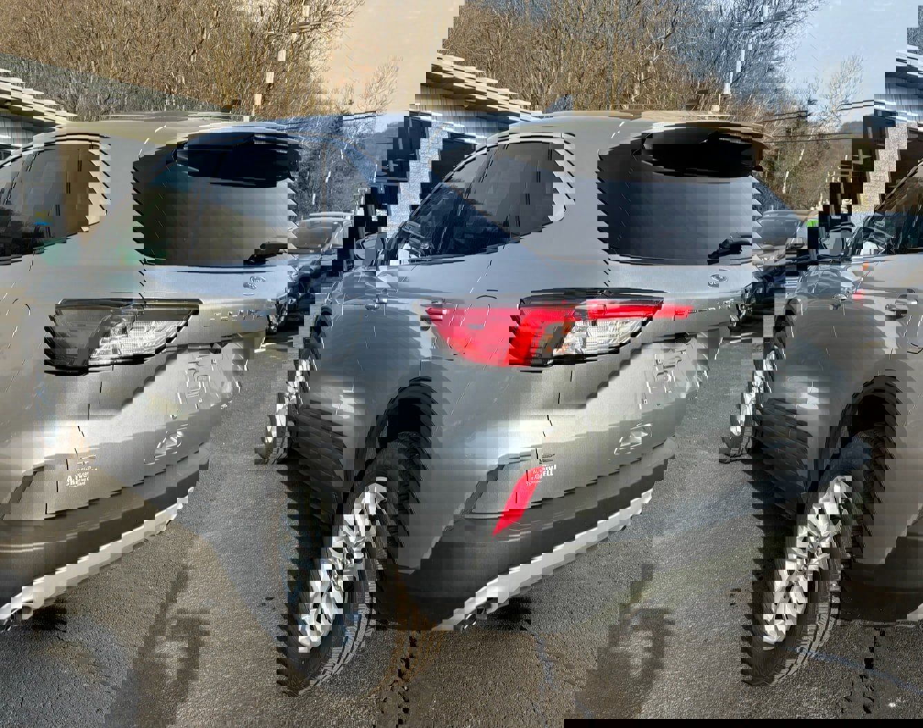 Used 2022 Ford Escape SE w/ Cold Weather Package image 4