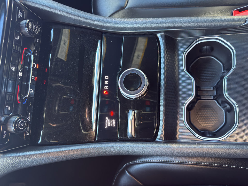 Used 2024 Jeep Grand Cherokee Limited w/ Black Appearance Package image 22