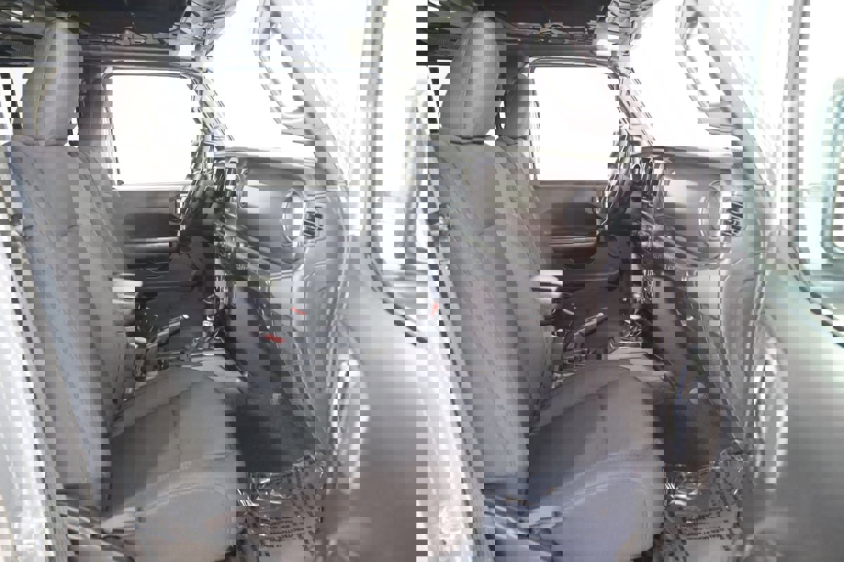 Used 2018 Jeep Wrangler Unlimited Sport S image 12