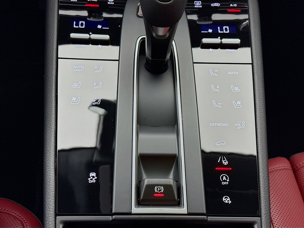 New 2026 Porsche Macan AWD/4WD image 23