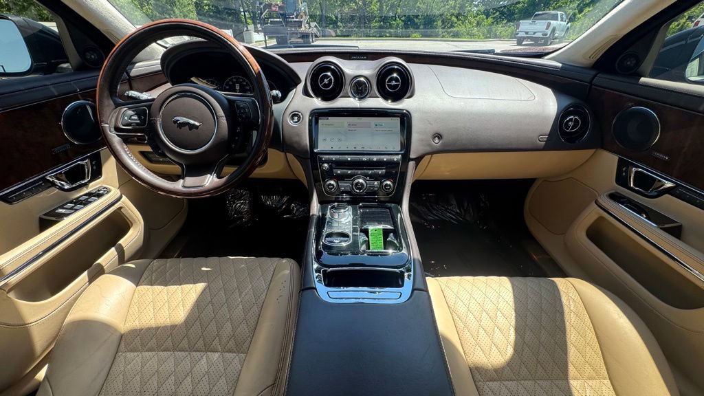 Used 2018 Jaguar XJ L Portfolio RWD image 9