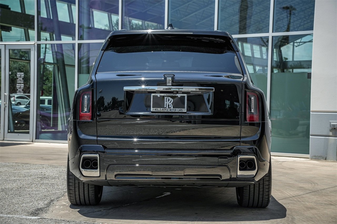 New 2025 Rolls-Royce Cullinan image 17