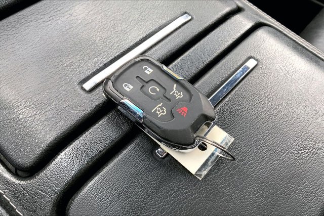 Used 2017 GMC Yukon XL Denali w/ Open Road Package AWD/4WD image 11