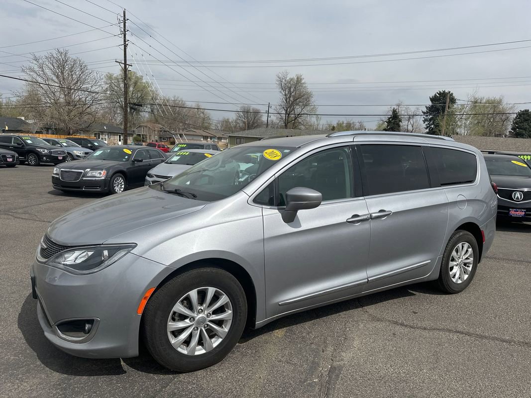 Used 2018 Chrysler Pacifica Touring-L FWD image 8