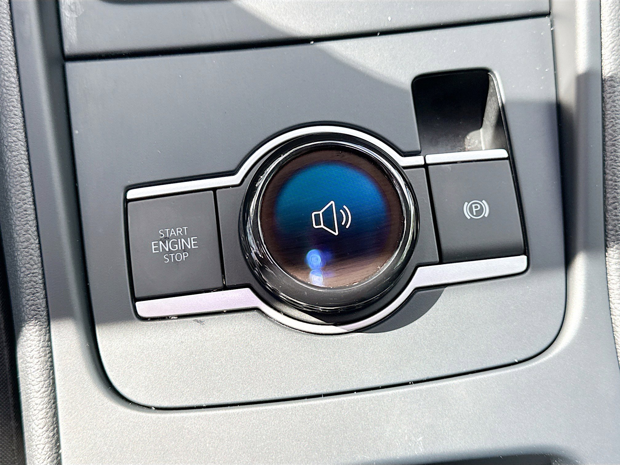 Used 2025 Volkswagen Tiguan S image 27