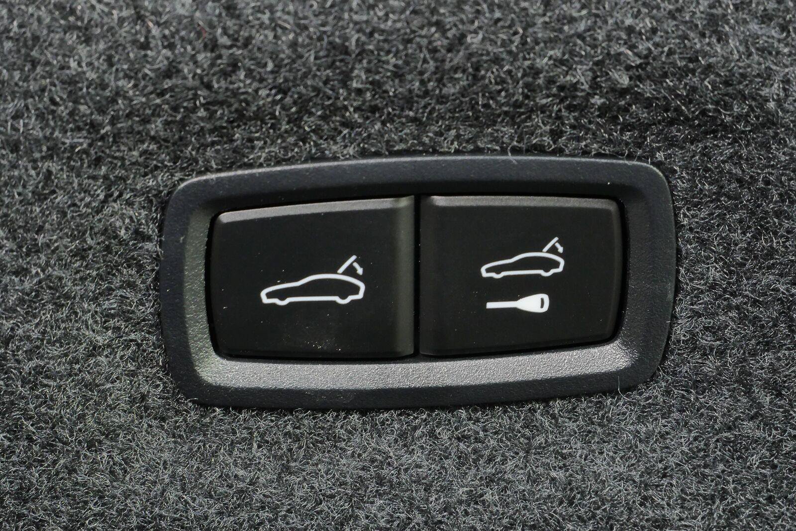 Certified 2024 Porsche Taycan RWD image 30