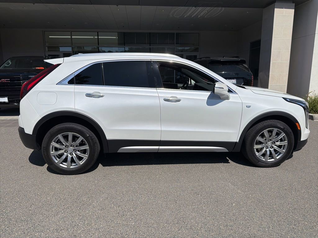Used 2023 Cadillac XT4 Premium Luxury w/ Cold Weather Package FWD image 7