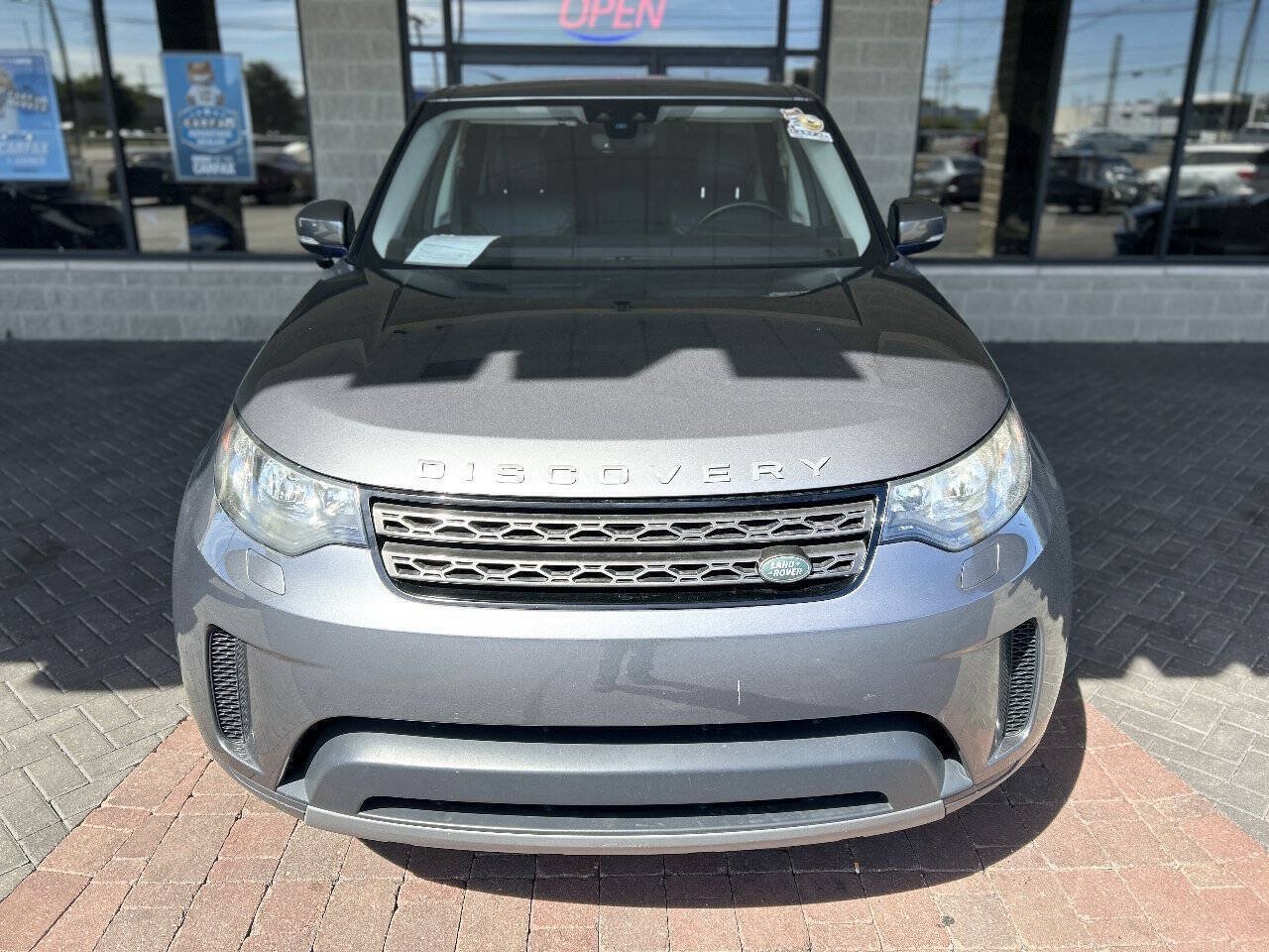 Used 2018 Land Rover Discovery SE AWD/4WD image 28