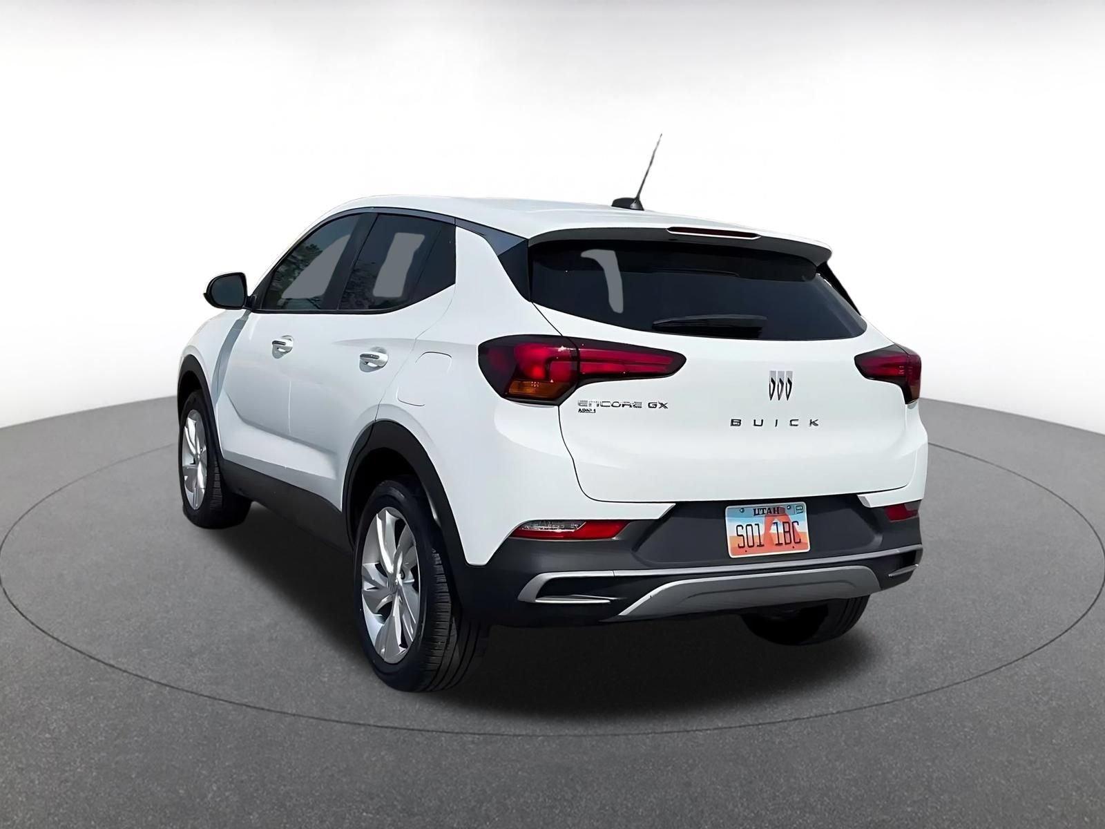 Used 2025 Buick Encore GX Preferred AWD/4WD image 10