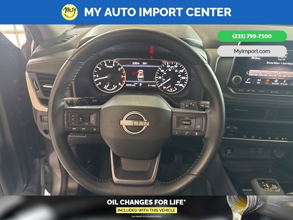 Used 2025 Nissan Rogue SV image 15