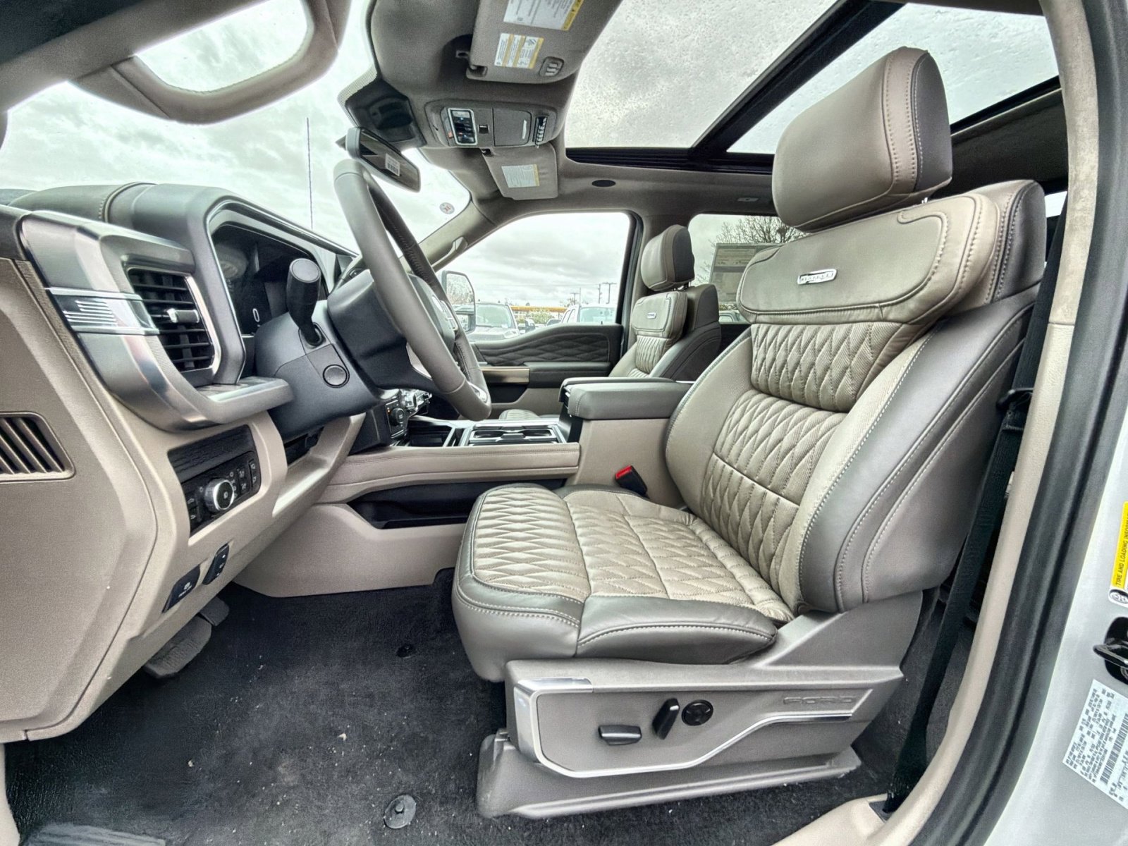 New 2026 Ford F450 Platinum w/ Platinum Plus Package image 27