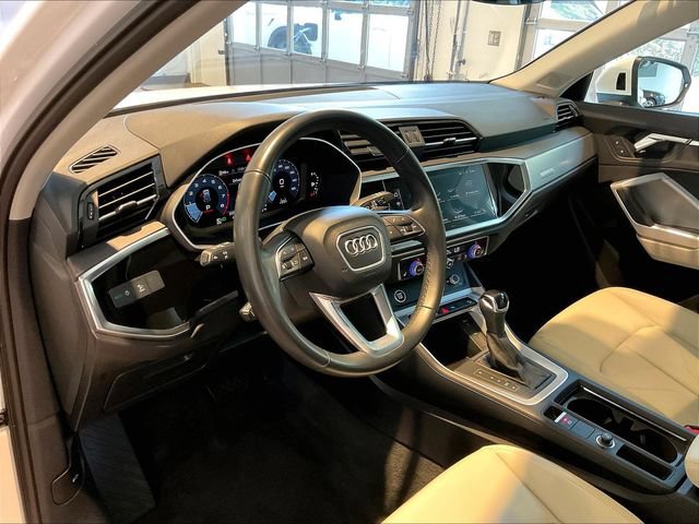 Used 2023 Audi Q3 2.0T Premium w/ Convenience Package AWD/4WD image 5