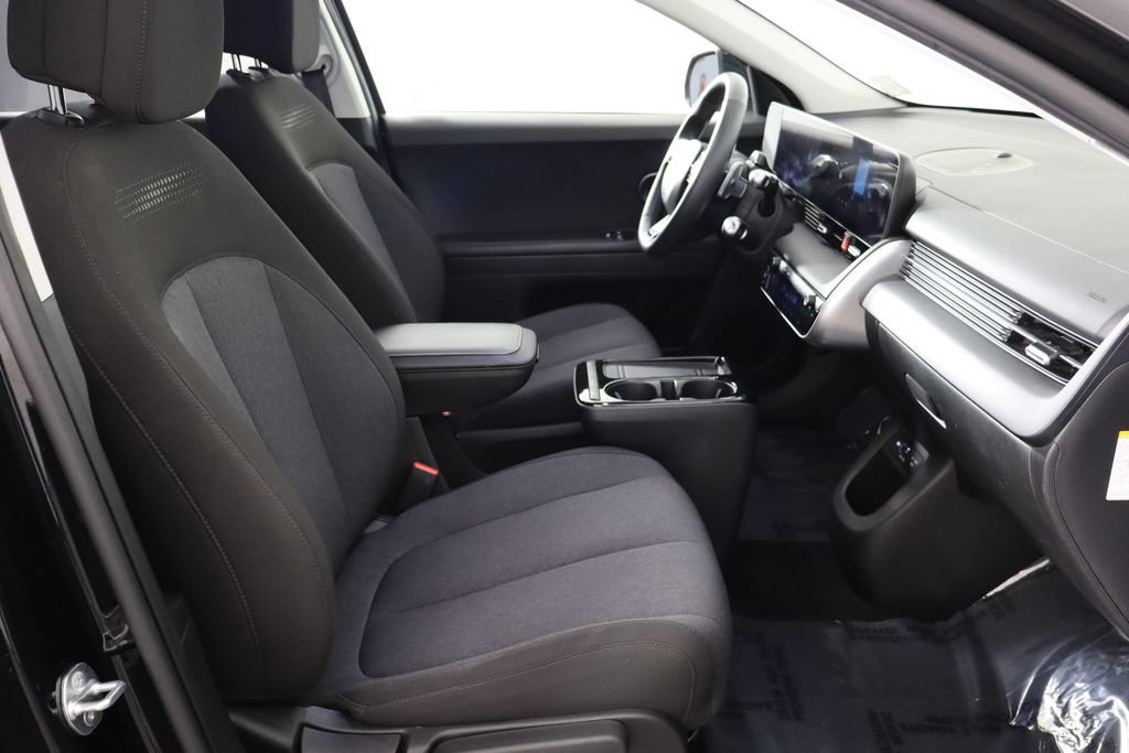 Used 2025 Hyundai Ioniq 5 SE RWD image 17