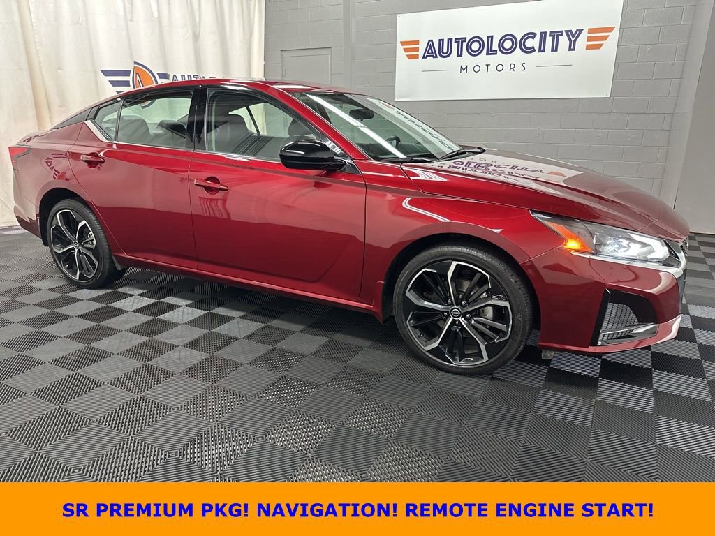 Used 2023 Nissan Altima 2.5 SR w/ SR Premium Package image 1