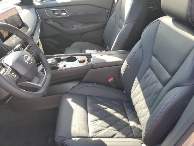 New 2026 Nissan Rogue Platinum AWD/4WD image 18