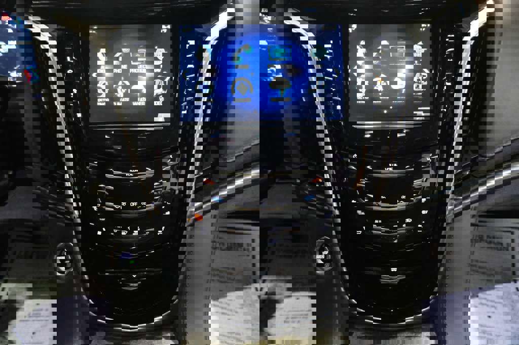 Used 2020 Cadillac Escalade ESV Platinum image 31