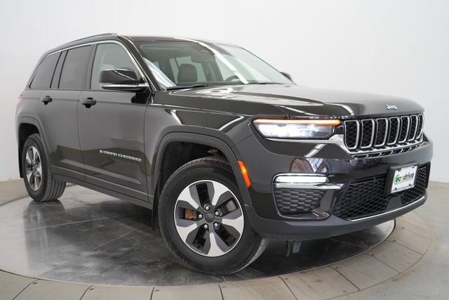 Used 2022 Jeep Grand Cherokee Limited 4xe image 3