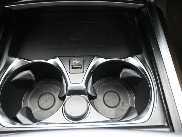 Used 2022 BMW 740i w/ Premium Package image 3