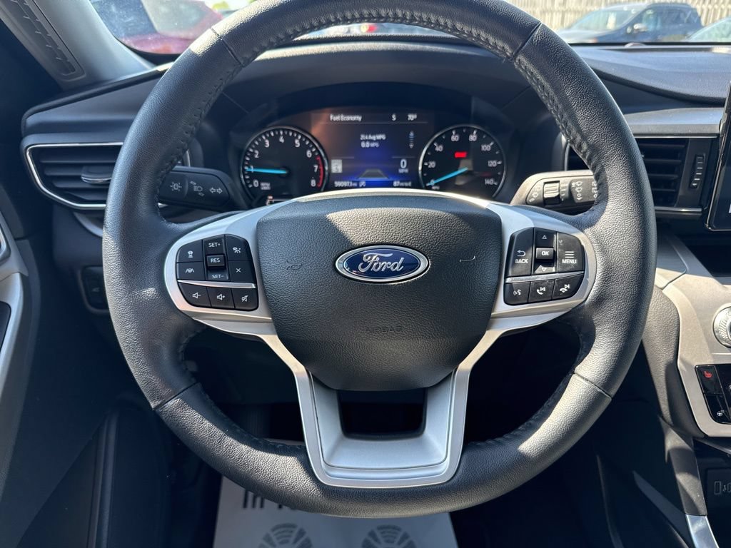 Certified 2023 Ford Explorer XLT w/ Equipment Group 202A AWD/4WD image 17