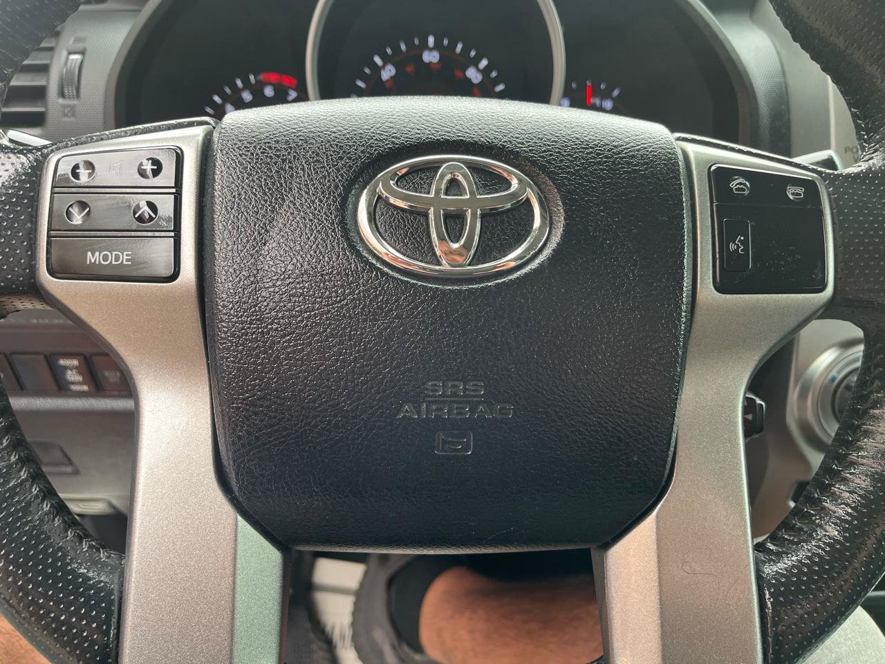 Used 2010 Toyota 4Runner Limited AWD/4WD image 23
