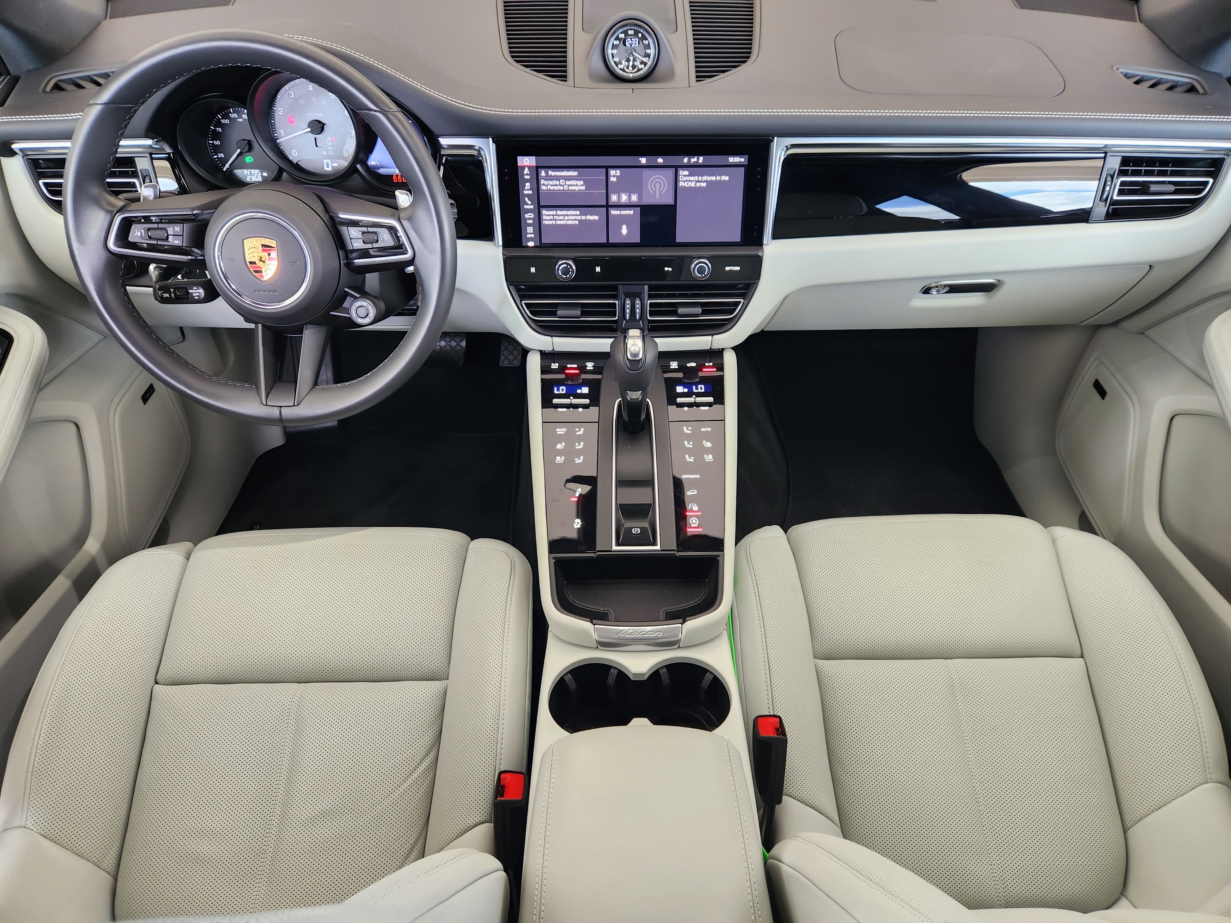 Certified 2023 Porsche Macan S AWD/4WD image 29