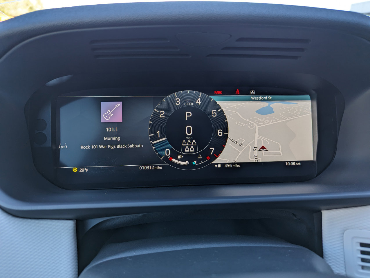 Used 2024 Land Rover Discovery Dynamic SE image 16