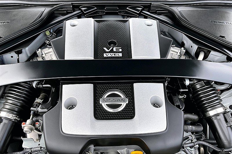 Used 2017 Nissan 370Z Touring image 28