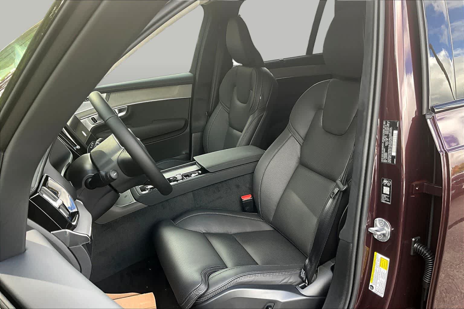 New 2026 Volvo XC90 B6 Ultra w/ Lounge Package AWD/4WD image 13