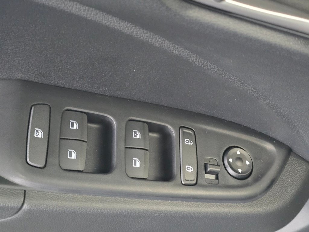 New 2026 Hyundai Venue SEL FWD image 21