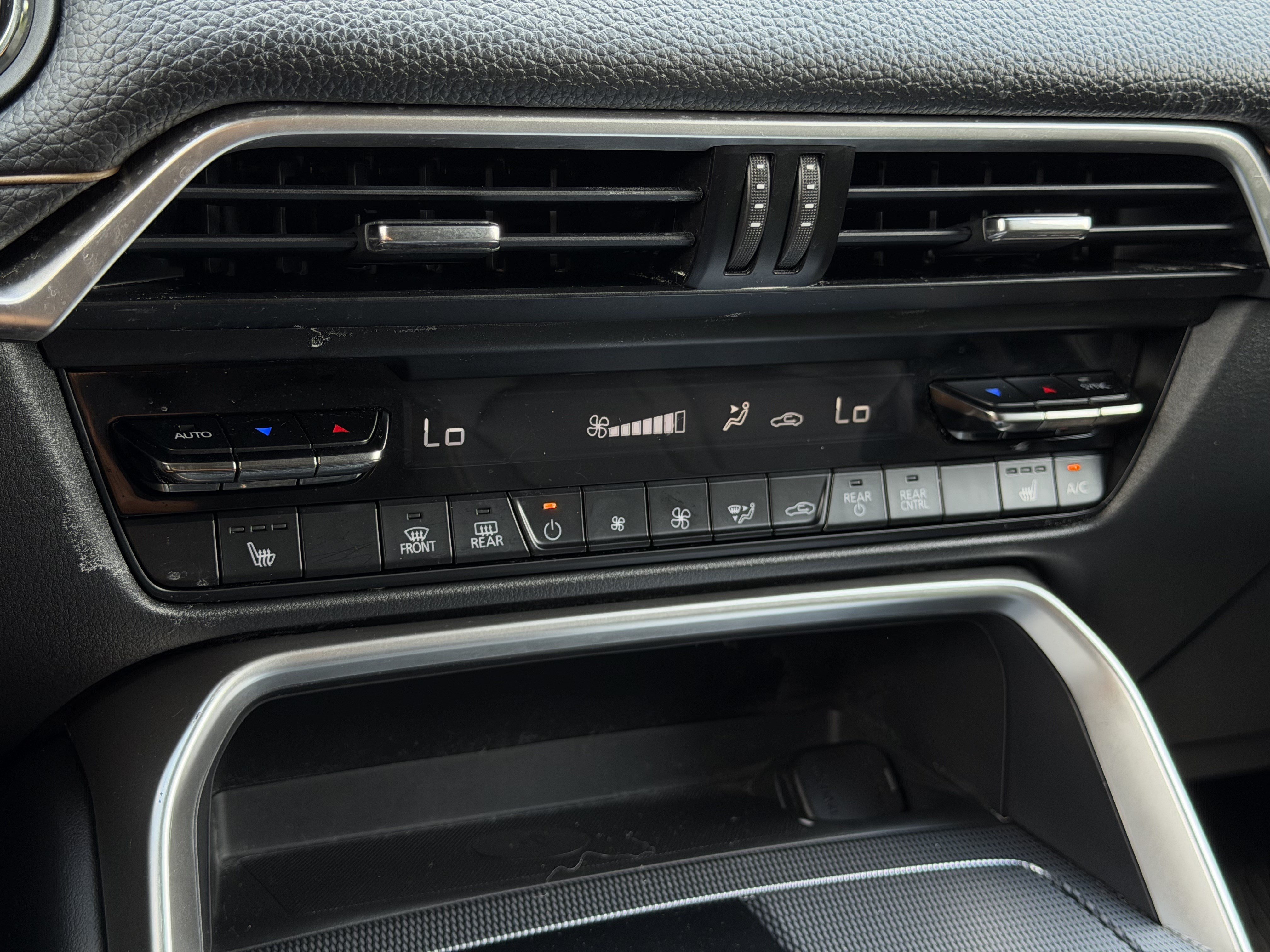 Used 2025 MAZDA CX-90 Plug-In Hybrid w/ Preferred AWD/4WD image 29