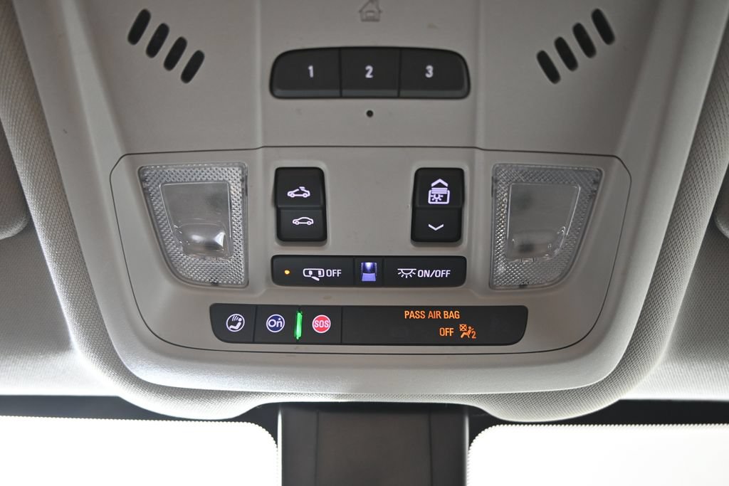 Used 2023 Chevrolet Equinox Premier AWD/4WD image 32