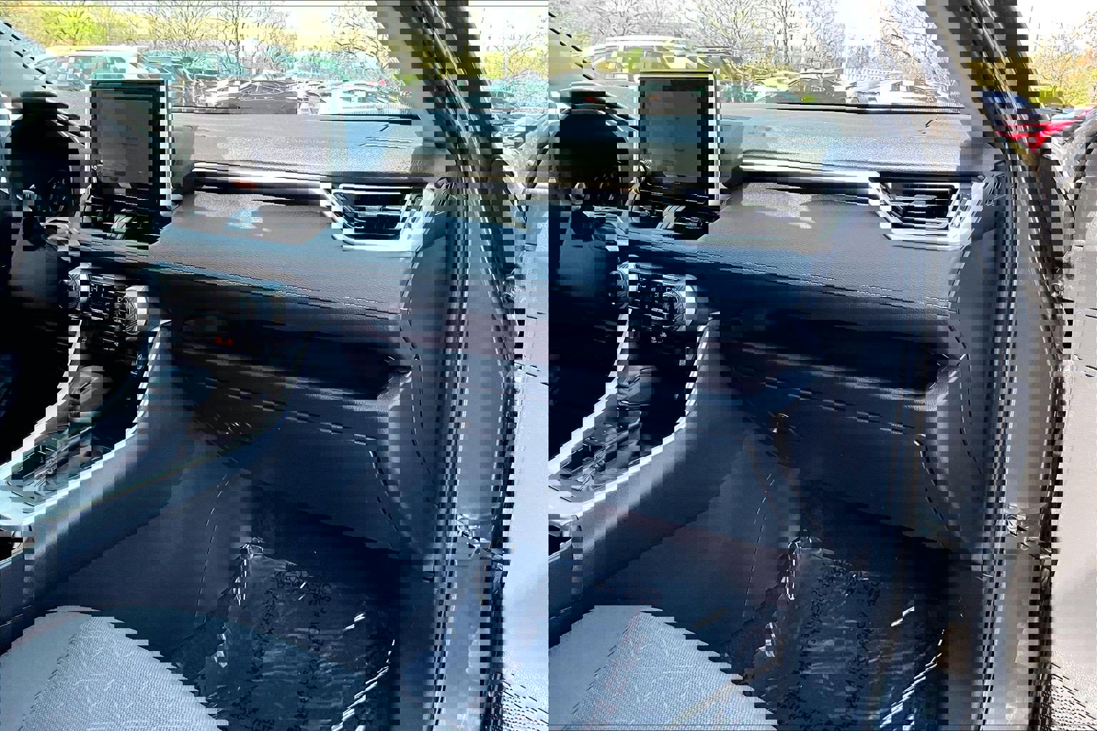 Used 2024 Toyota RAV4 XLE image 15