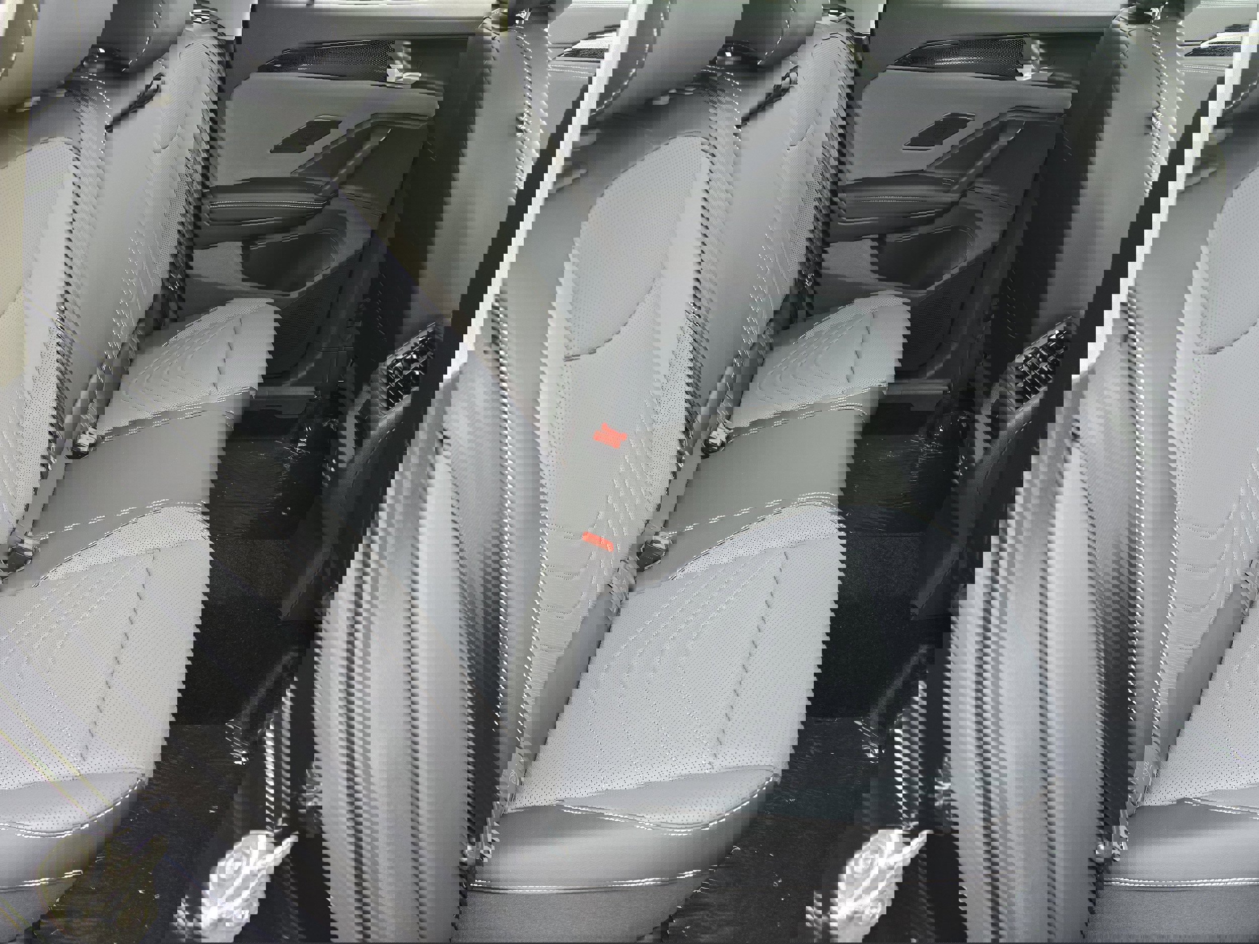 New 2026 Volkswagen Tiguan SE image 13