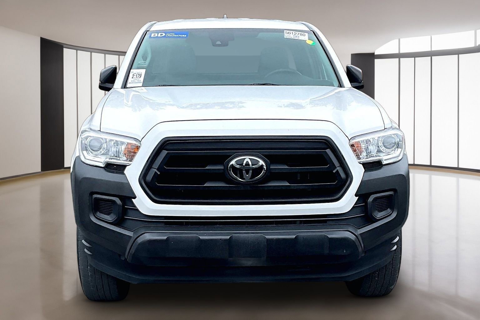 Used 2022 Toyota Tacoma SR RWD image 2