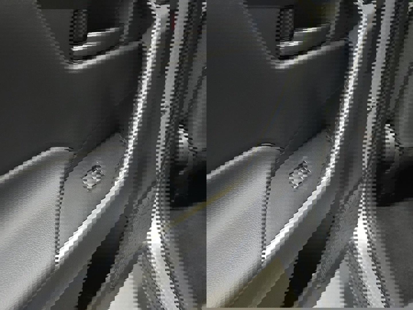 Used 2024 Toyota RAV4 LE image 21