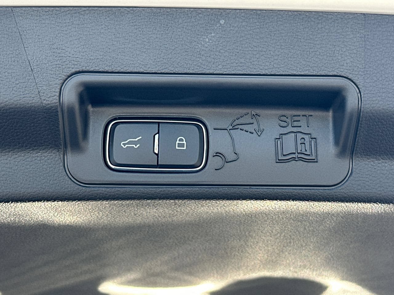 New 2026 Ford Explorer Active w/ Active Comfort Package AWD/4WD image 19