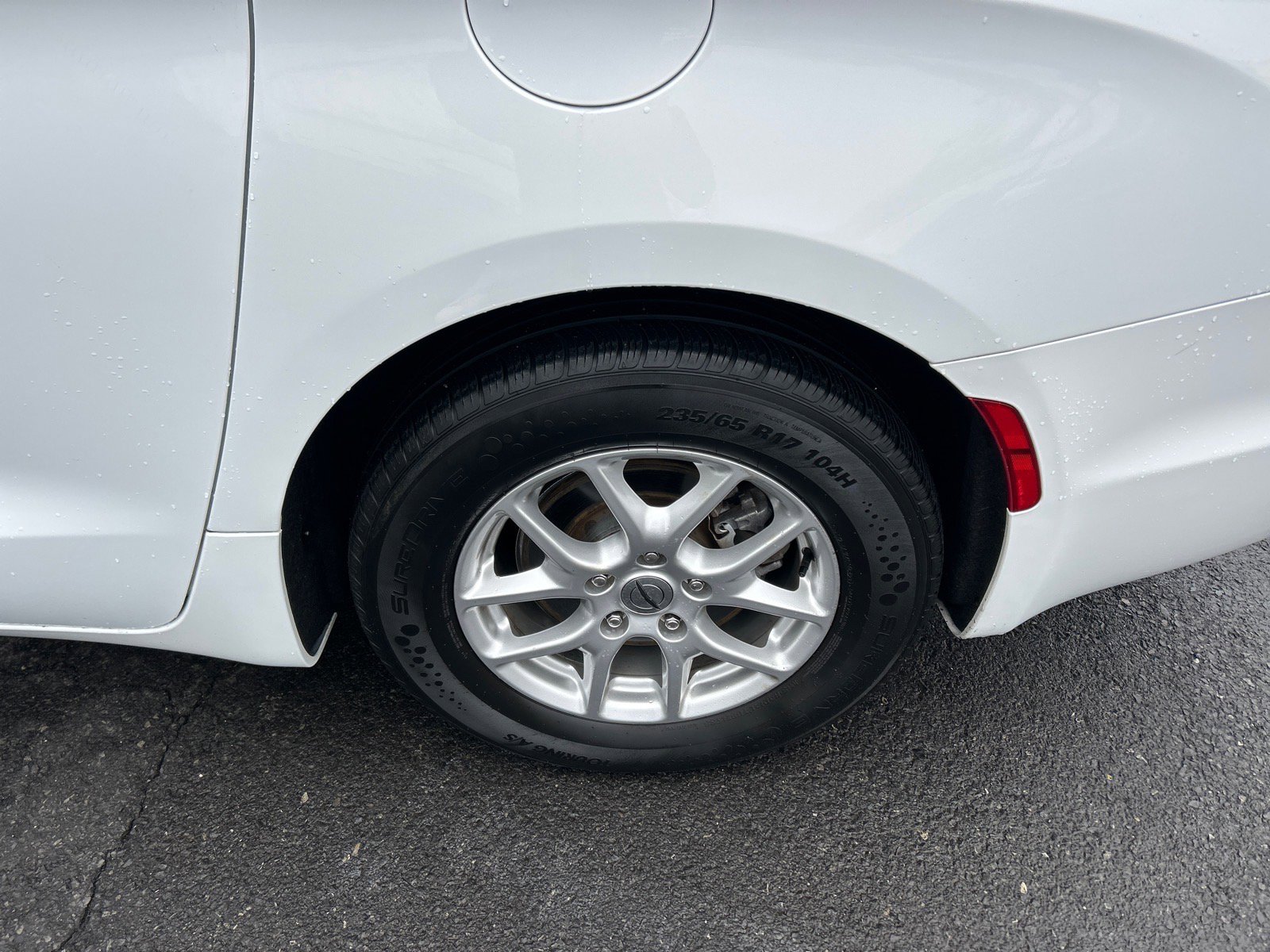 Used 2023 Chrysler Pacifica Touring-L image 33