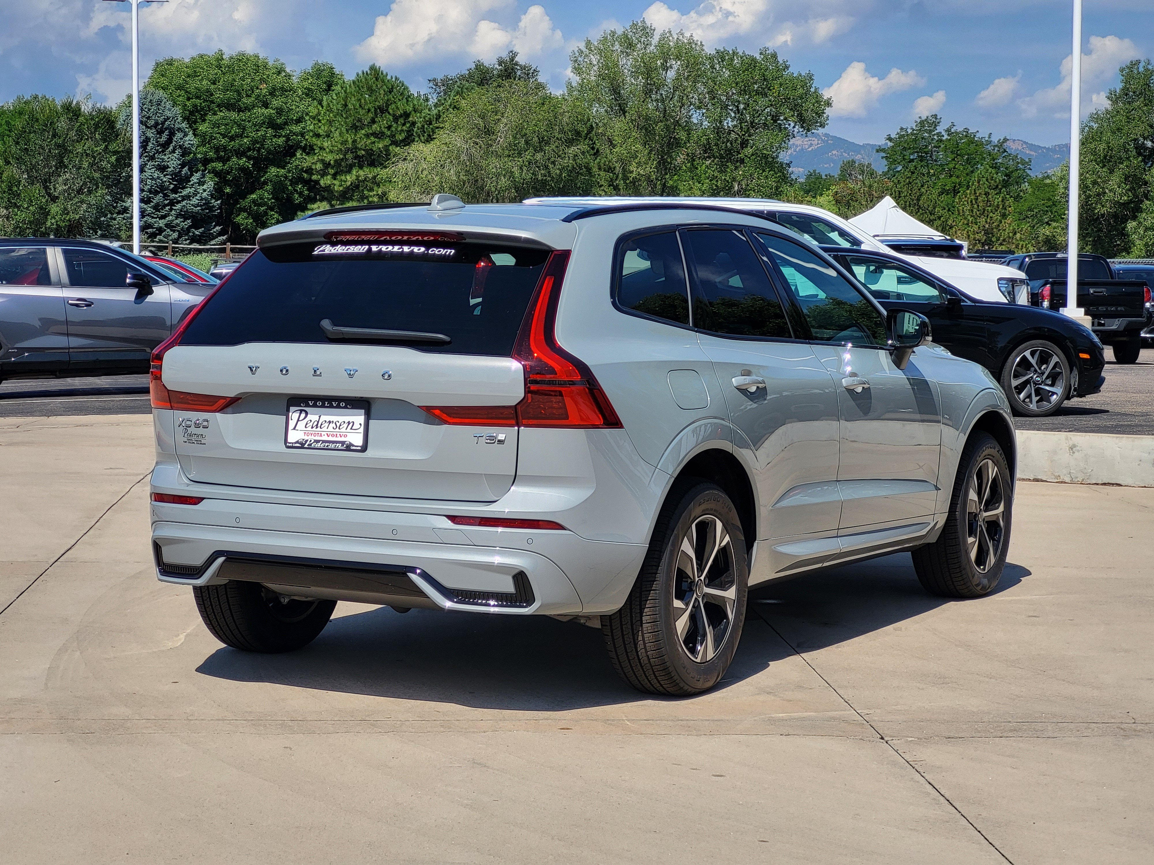 New 2026 Volvo XC60 T8 Core AWD/4WD image 3