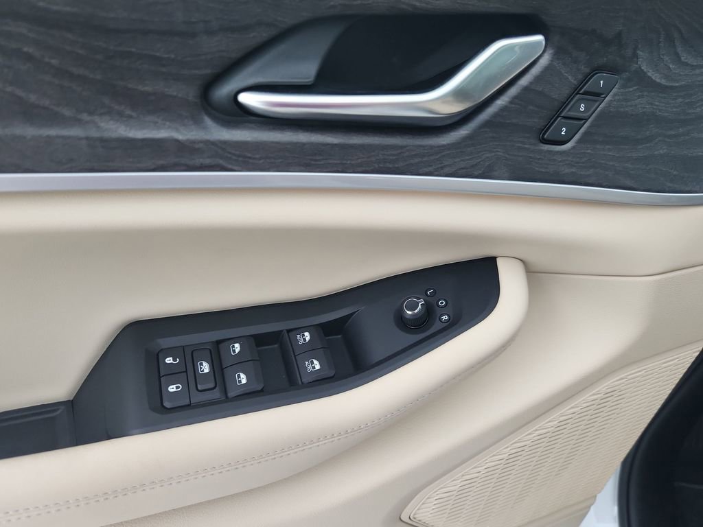 New 2025 Jeep Grand Cherokee L Limited w/ Luxury Tech Group II image 21