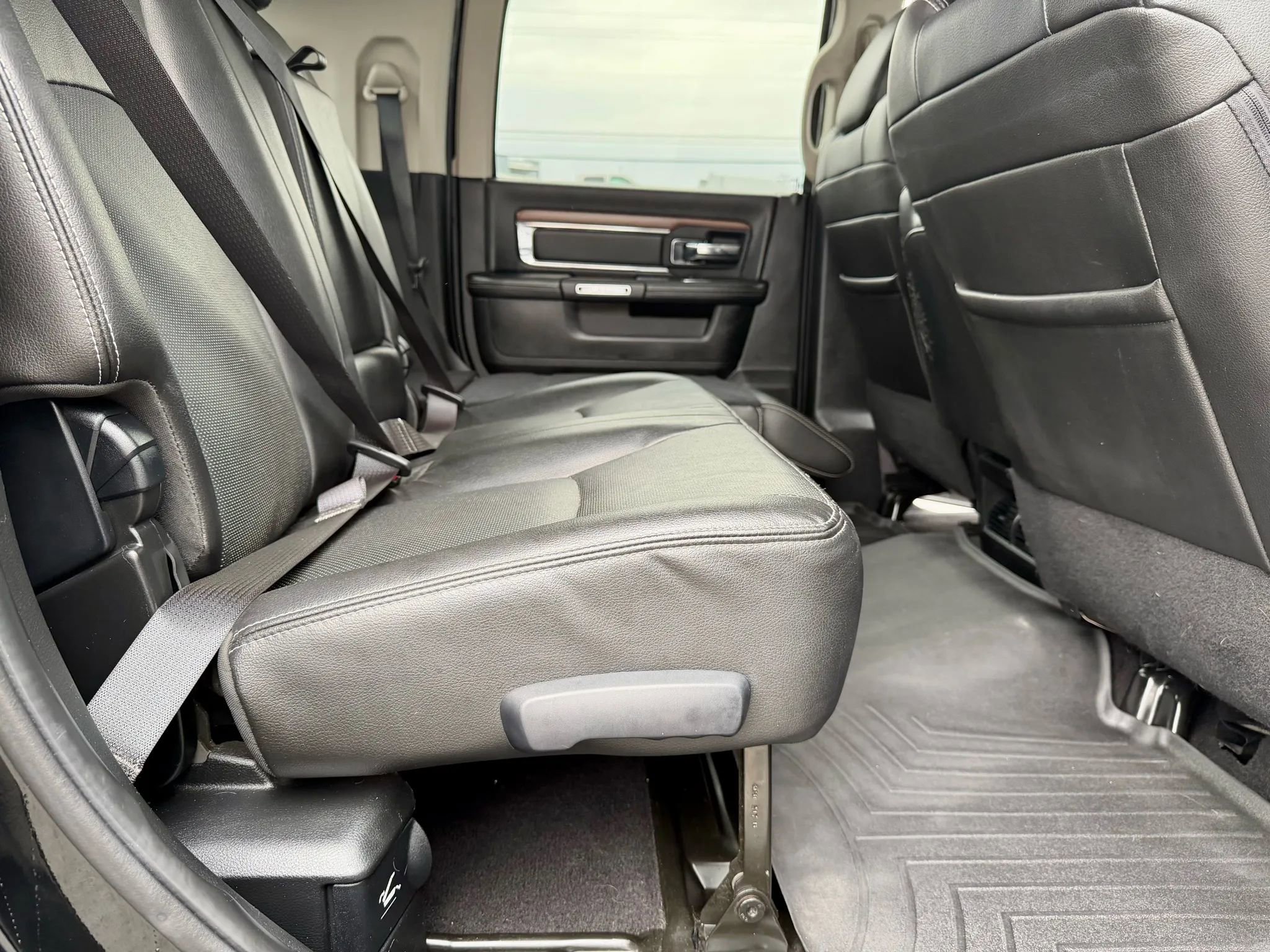 Used 2015 RAM 2500 Laramie image 17