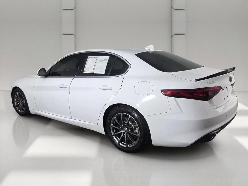 Used 2020 Alfa Romeo Giulia RWD image 6