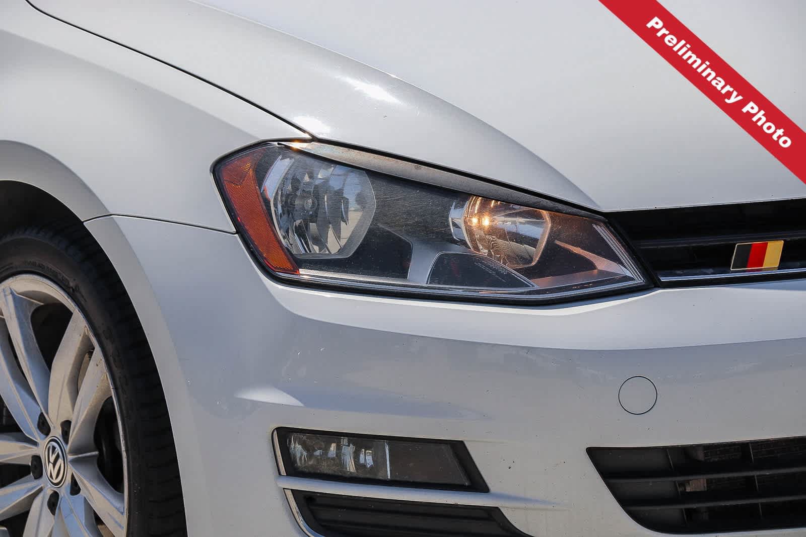 Used 2017 Volkswagen Golf SportWagen FWD image 4