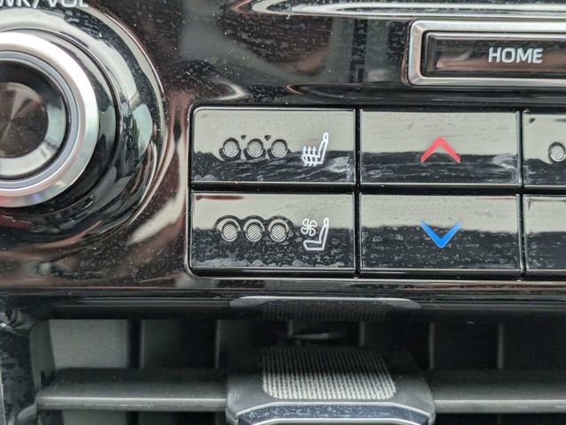 Used 2021 Toyota Highlander Platinum image 26