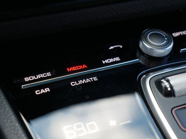 Used 2020 Porsche Cayenne image 31